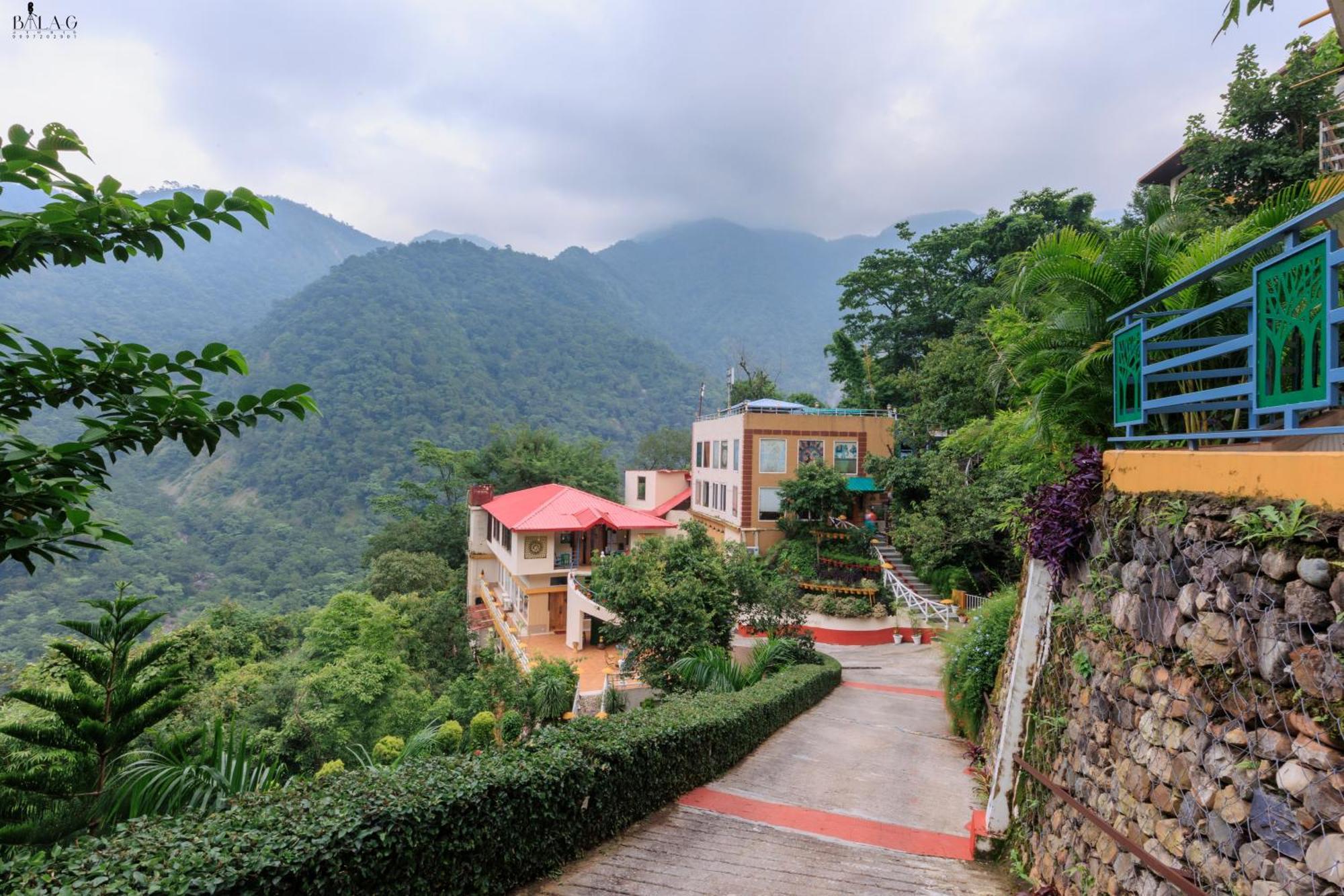 Veda5 Ayurveda & Yoga Retreat Hotel Rishīkesh Екстериор снимка